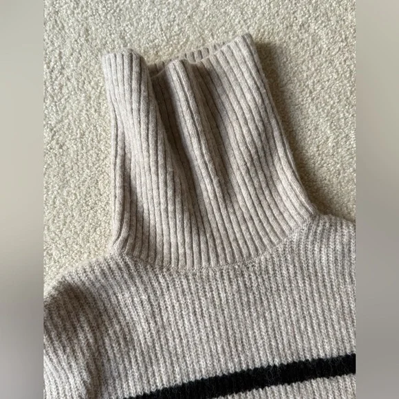 H&M cream grey oatmeal black striped turtleneck sweater size L - Picture 9 of 11